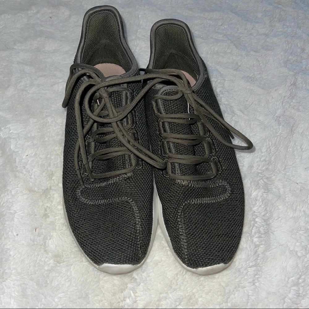 Adidas Tennis Shoes